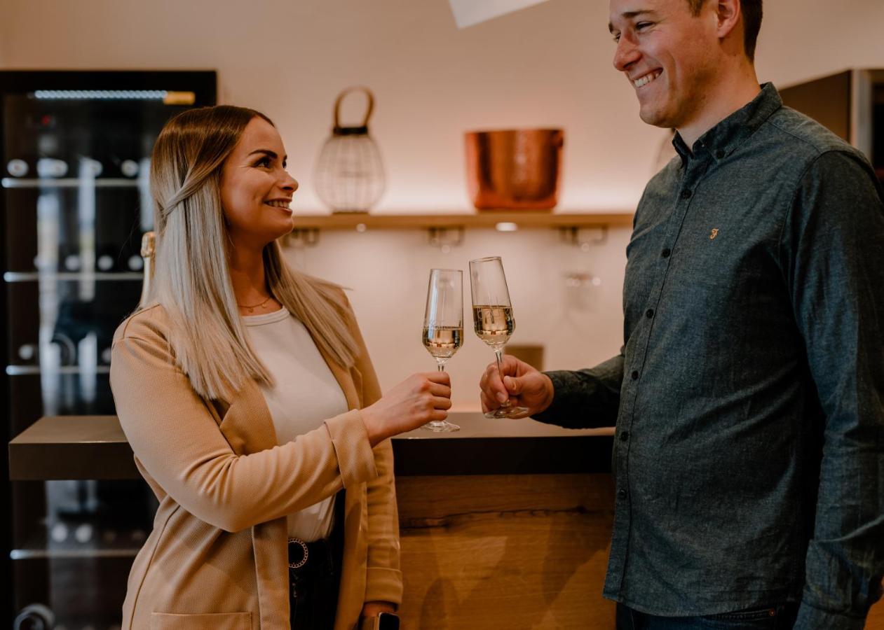 Weinzuhause Hotel-Restaurant-Vinothek Mommenheim Eksteriør billede
