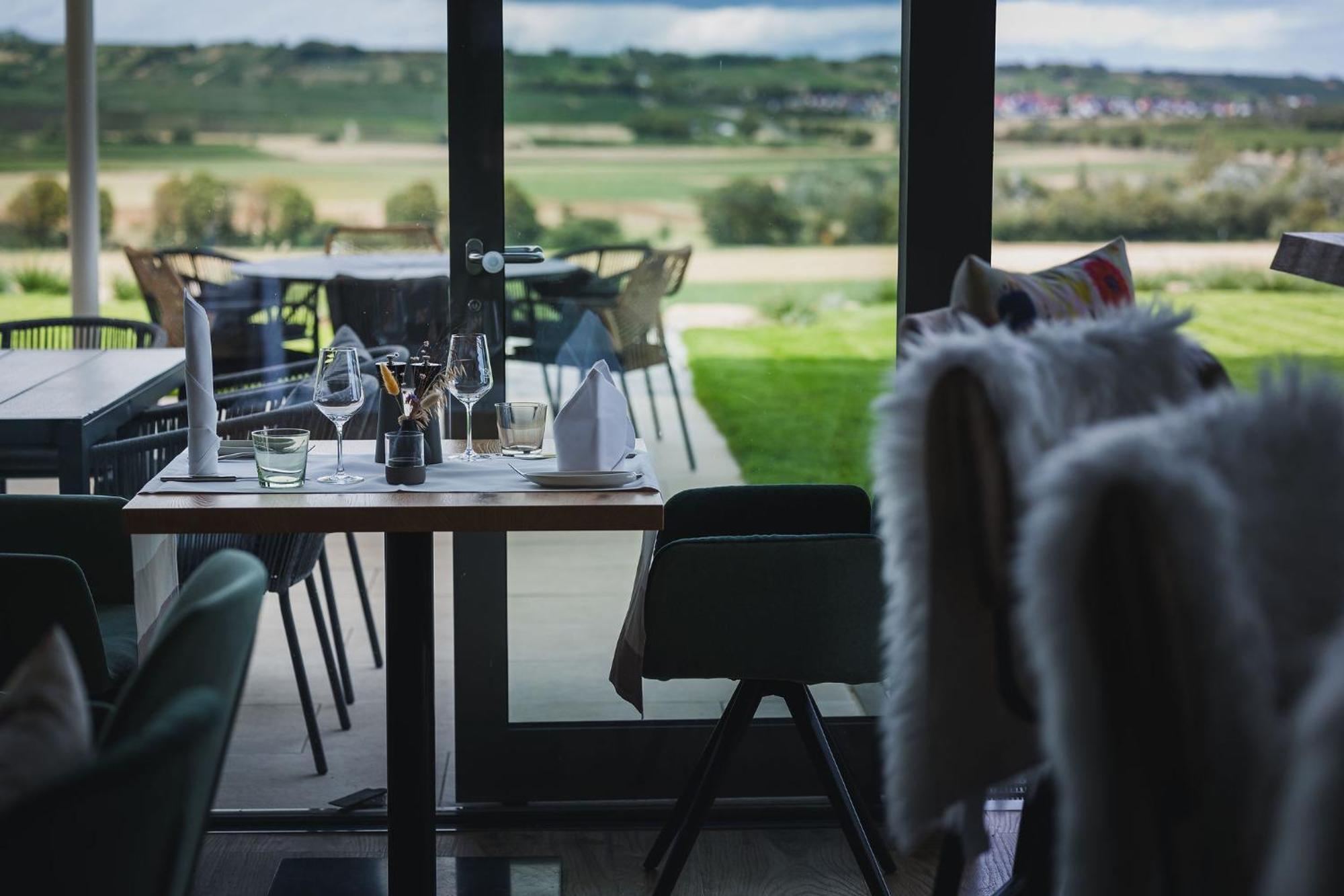 Weinzuhause Hotel-Restaurant-Vinothek Mommenheim Eksteriør billede