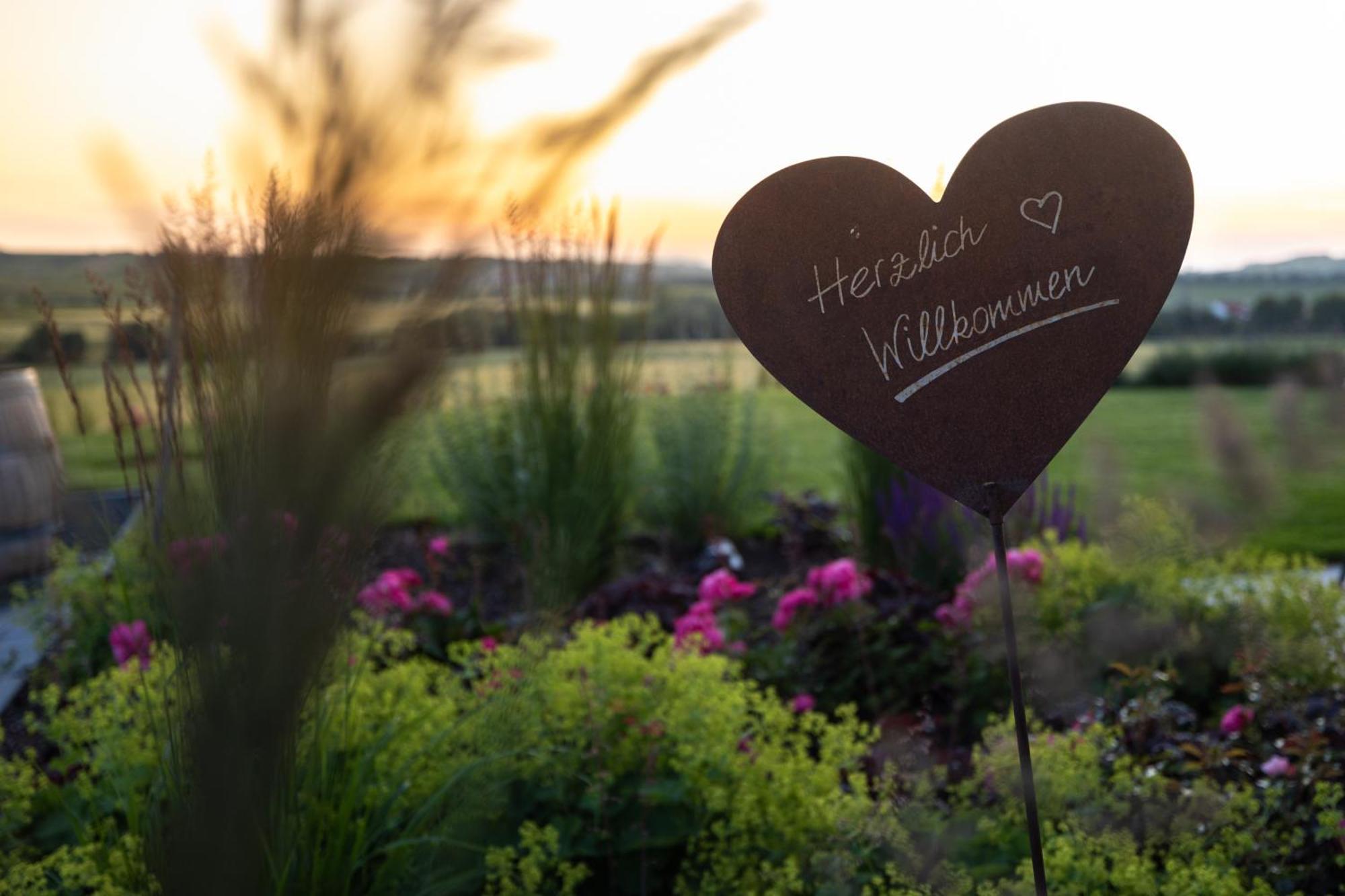 Weinzuhause Hotel-Restaurant-Vinothek Mommenheim Eksteriør billede